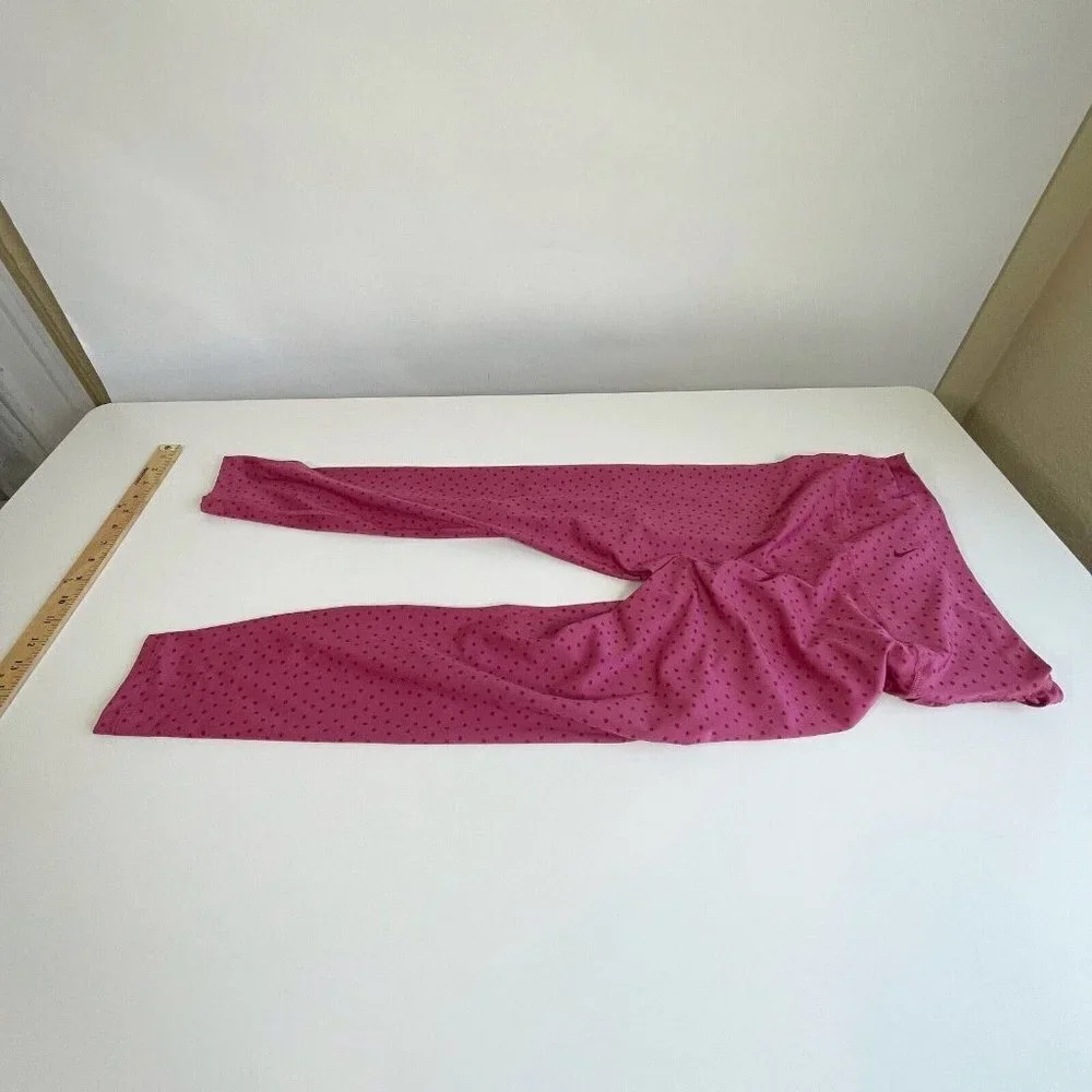 Nike Womens Yoga Dot Twist 7/8‎ Capri Tights Pink Size M Athletic CZ9144-633